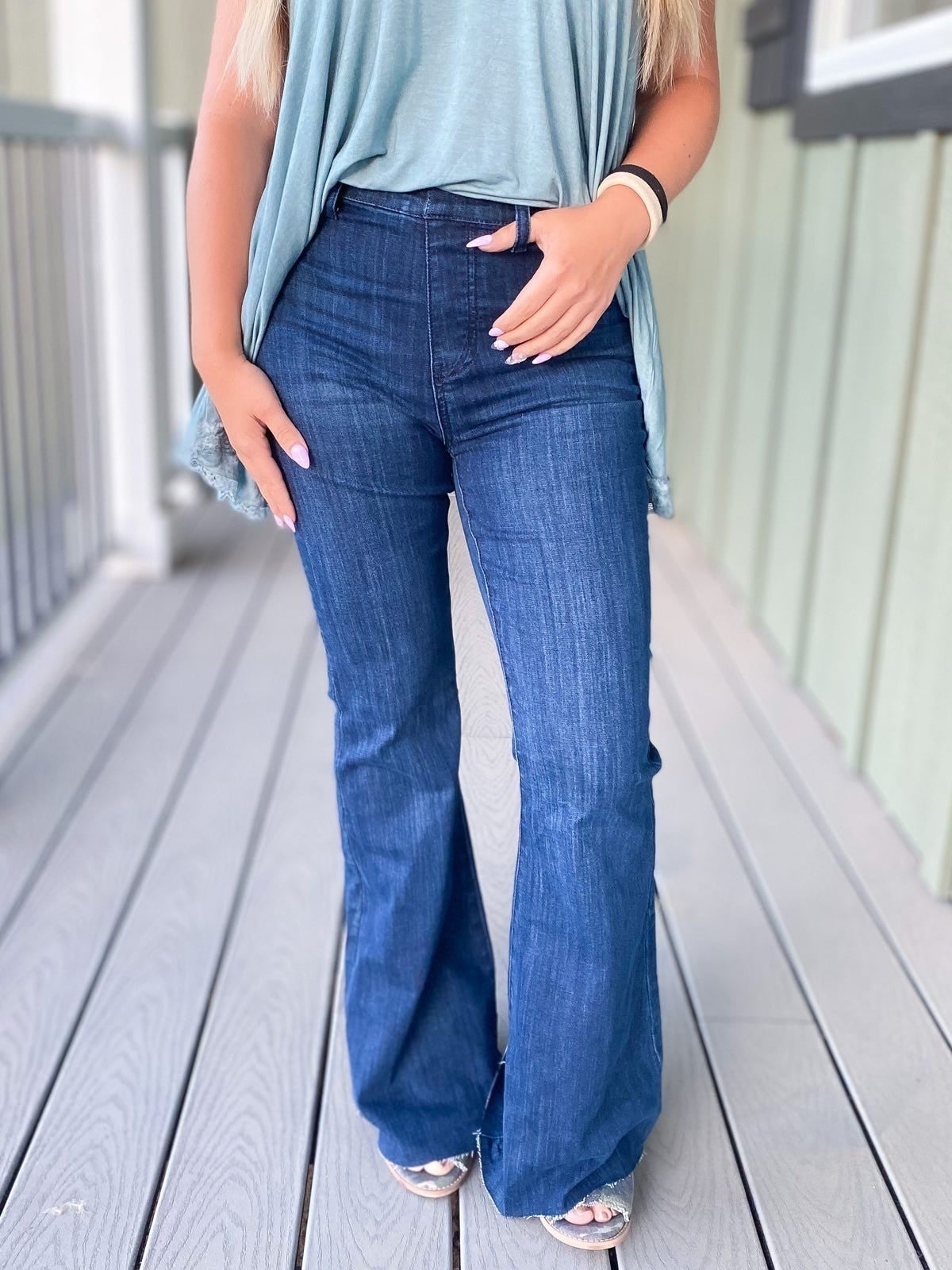 Judy Blue High Waist Super Flare Jeans