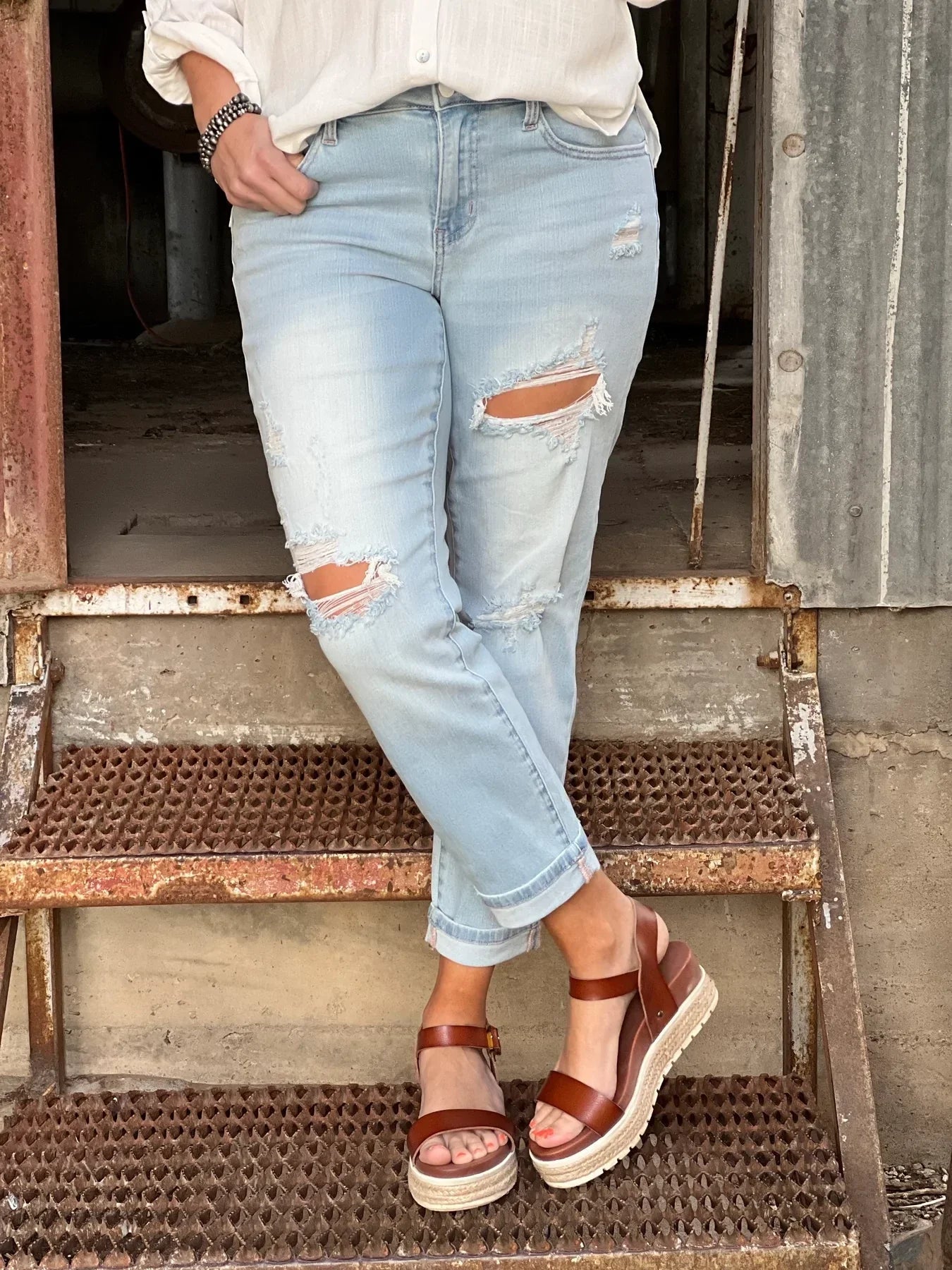 BOYFRIEND LIGHT WASH JEAN BY JUDY BLUE
