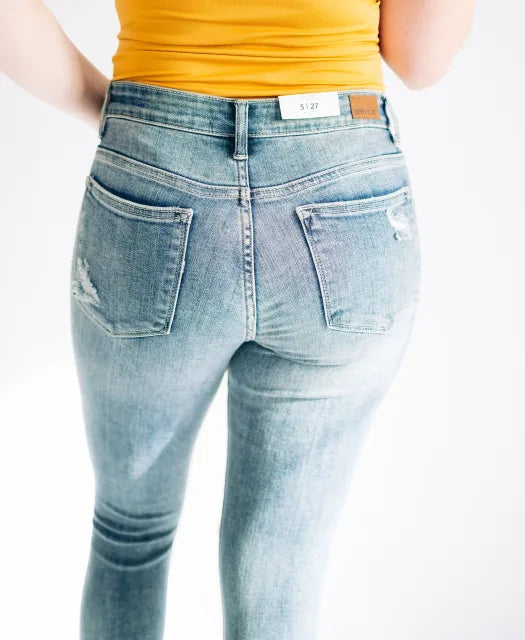 Judy Blue Distressed Capris
