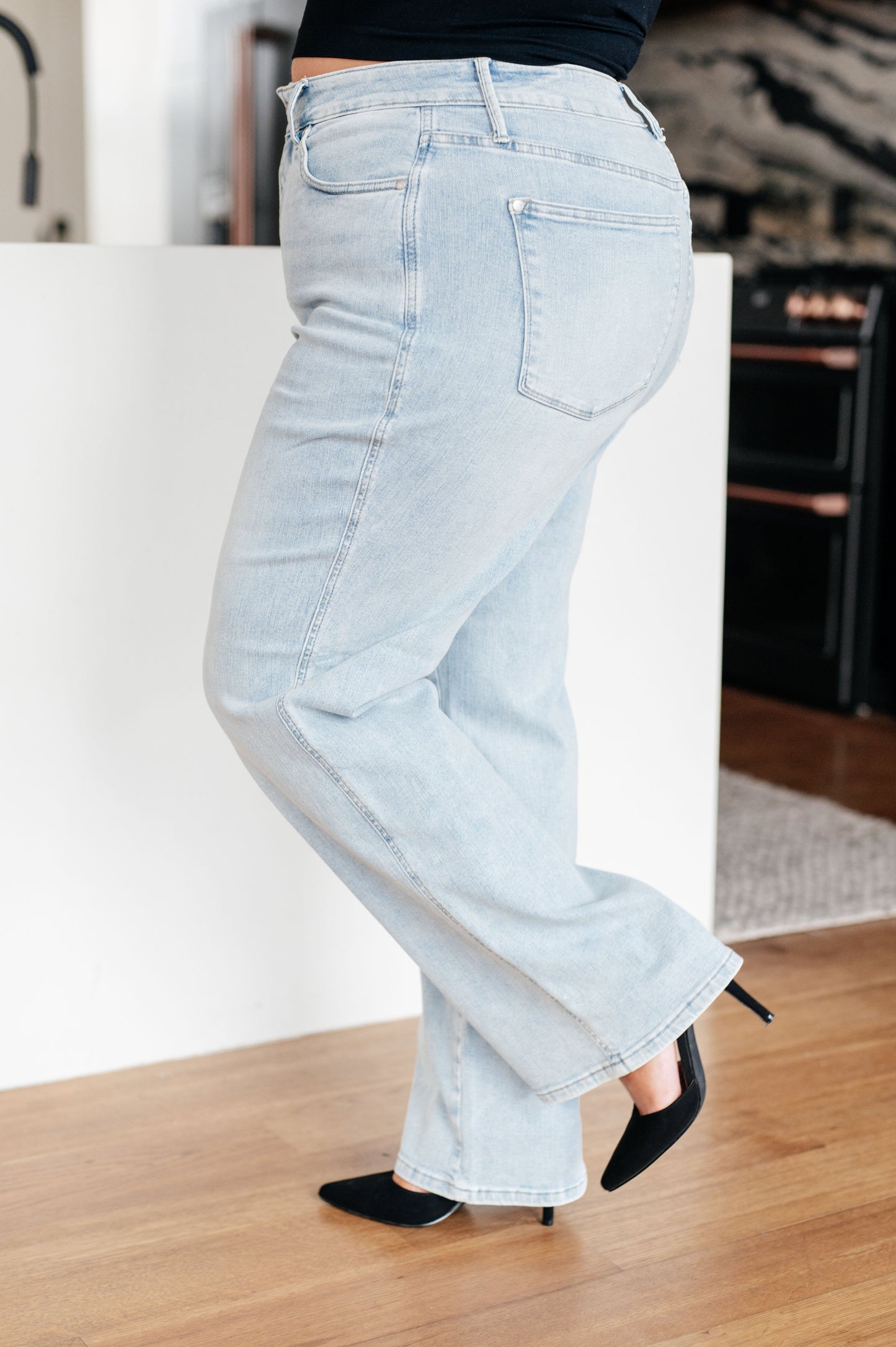 Judy Blue  Brooke High Rise TUMMY Control Top Vintage Wash Straight Jeans