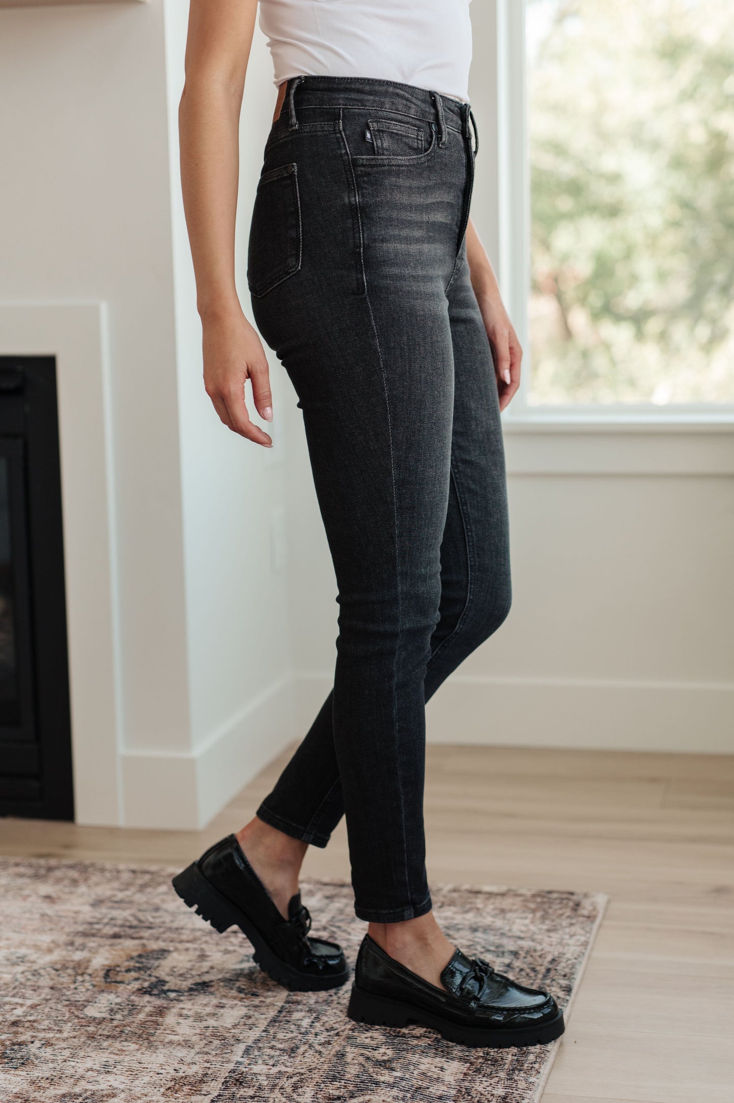 Judy Blue Octavia High Rise Yummy Control Top Skinny Jeans in Washed Black