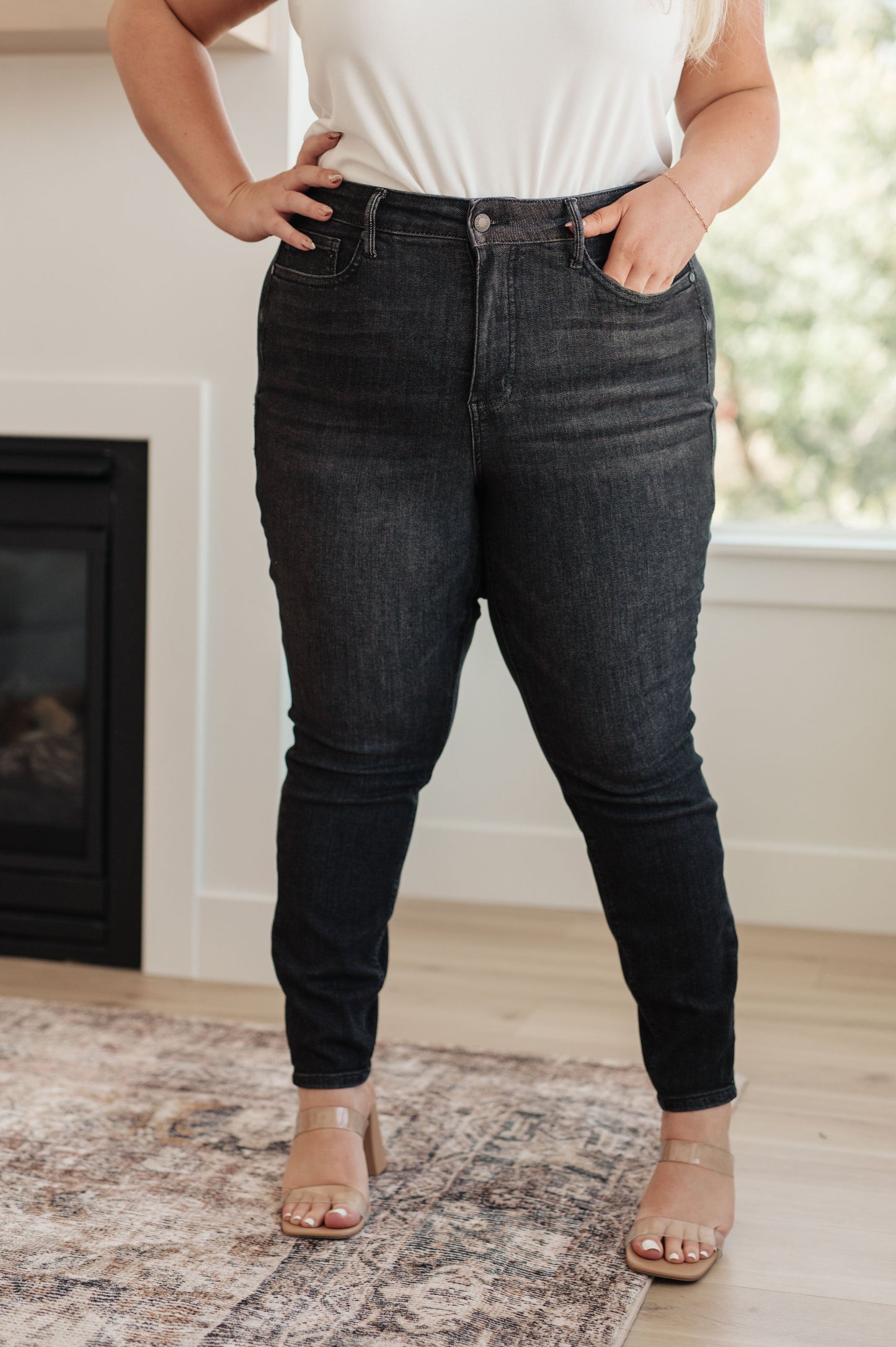 Judy Blue Octavia High Rise Yummy Control Top Skinny Jeans in Washed Black