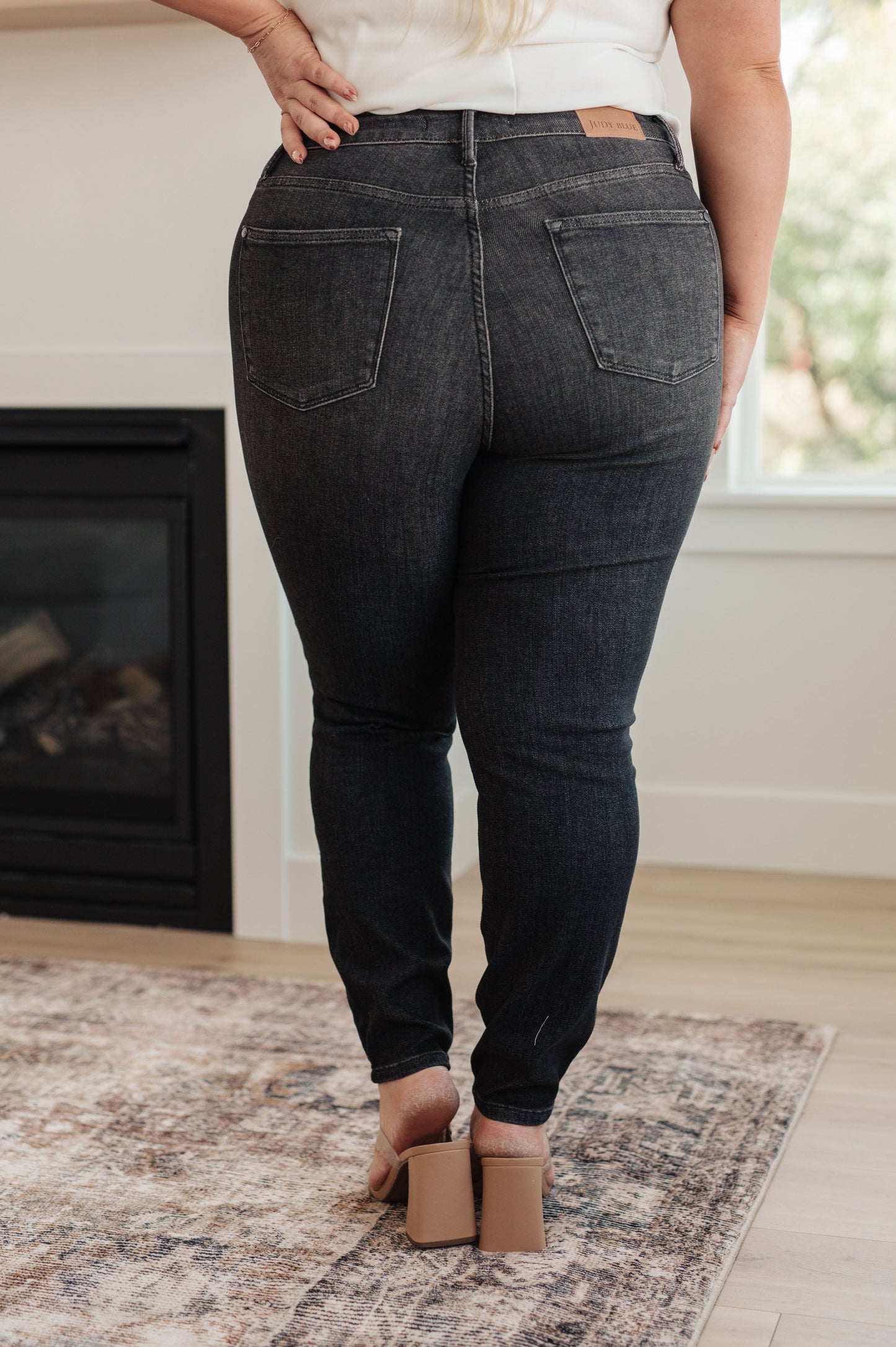 Judy Blue Octavia High Rise Yummy Control Top Skinny Jeans in Washed Black