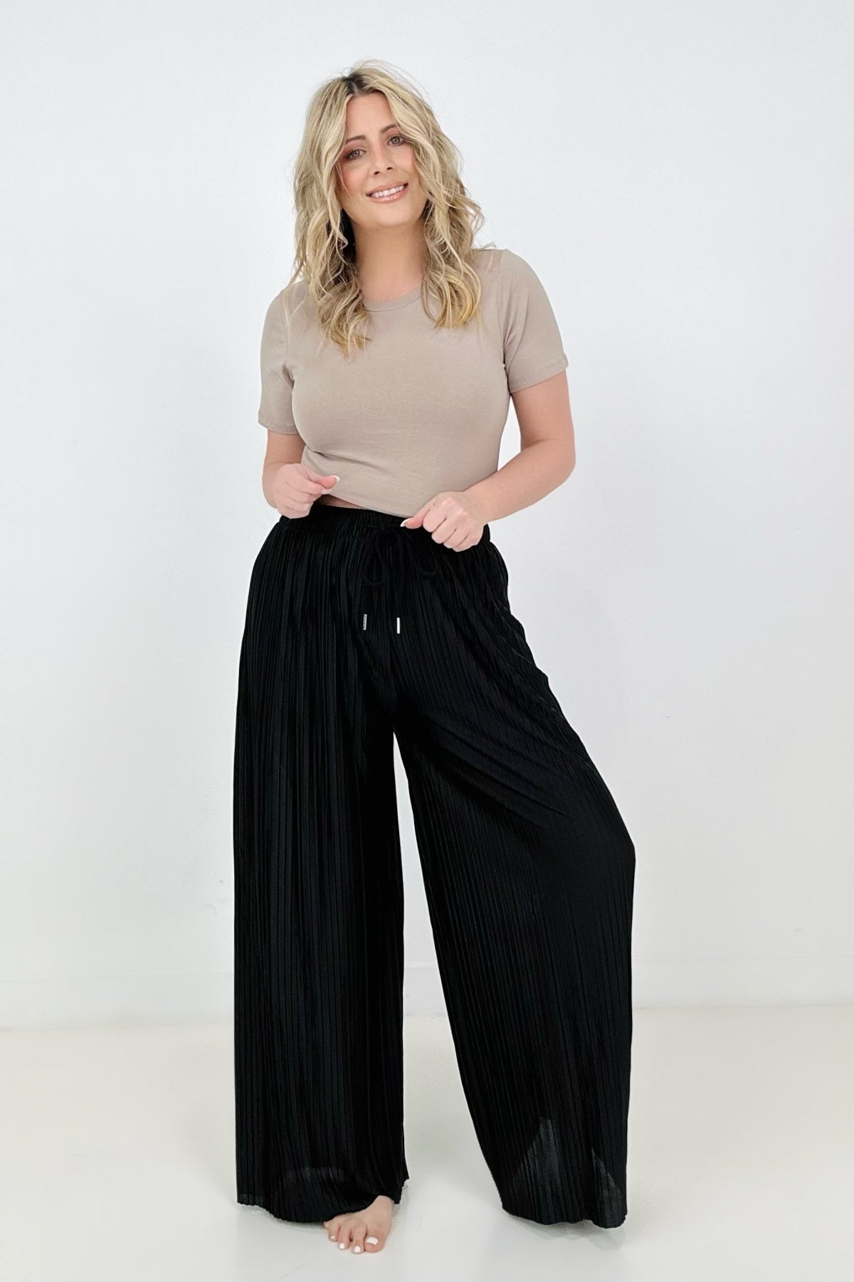 Zenana Woven Pleated Wide Leg Pants With Lining