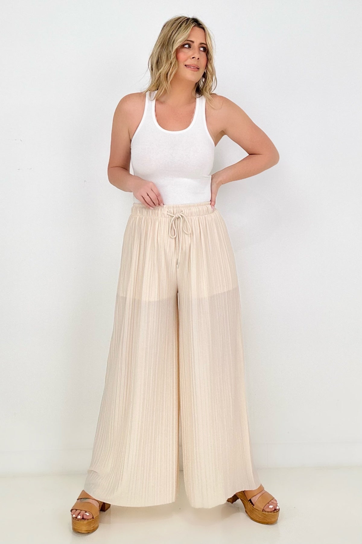 Zenana Woven Pleated Wide Leg Pants With Lining