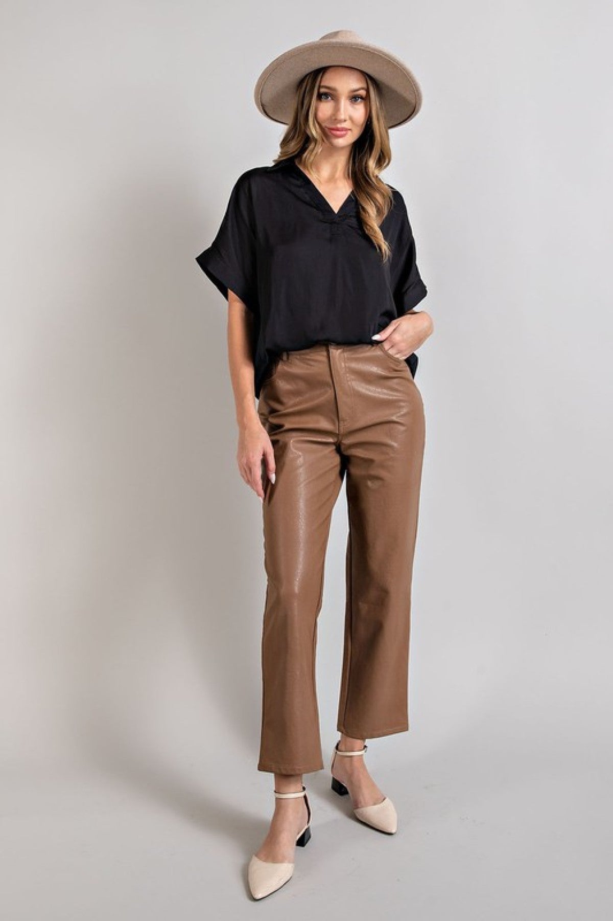 Ee:some V-Neck Short Sleeve Blouse Top