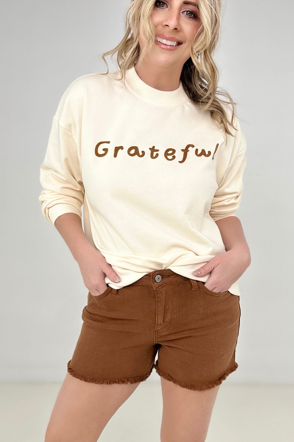 Gilli "Grateful" Graphic Sweatshirt