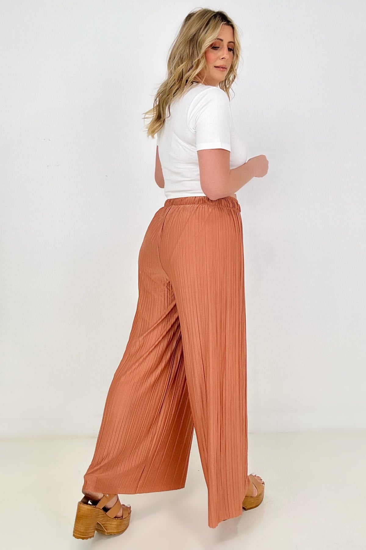 Zenana Woven Pleated Wide Leg Pants With Lining