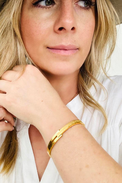 Hinged Bangle Bracelet (With Box)