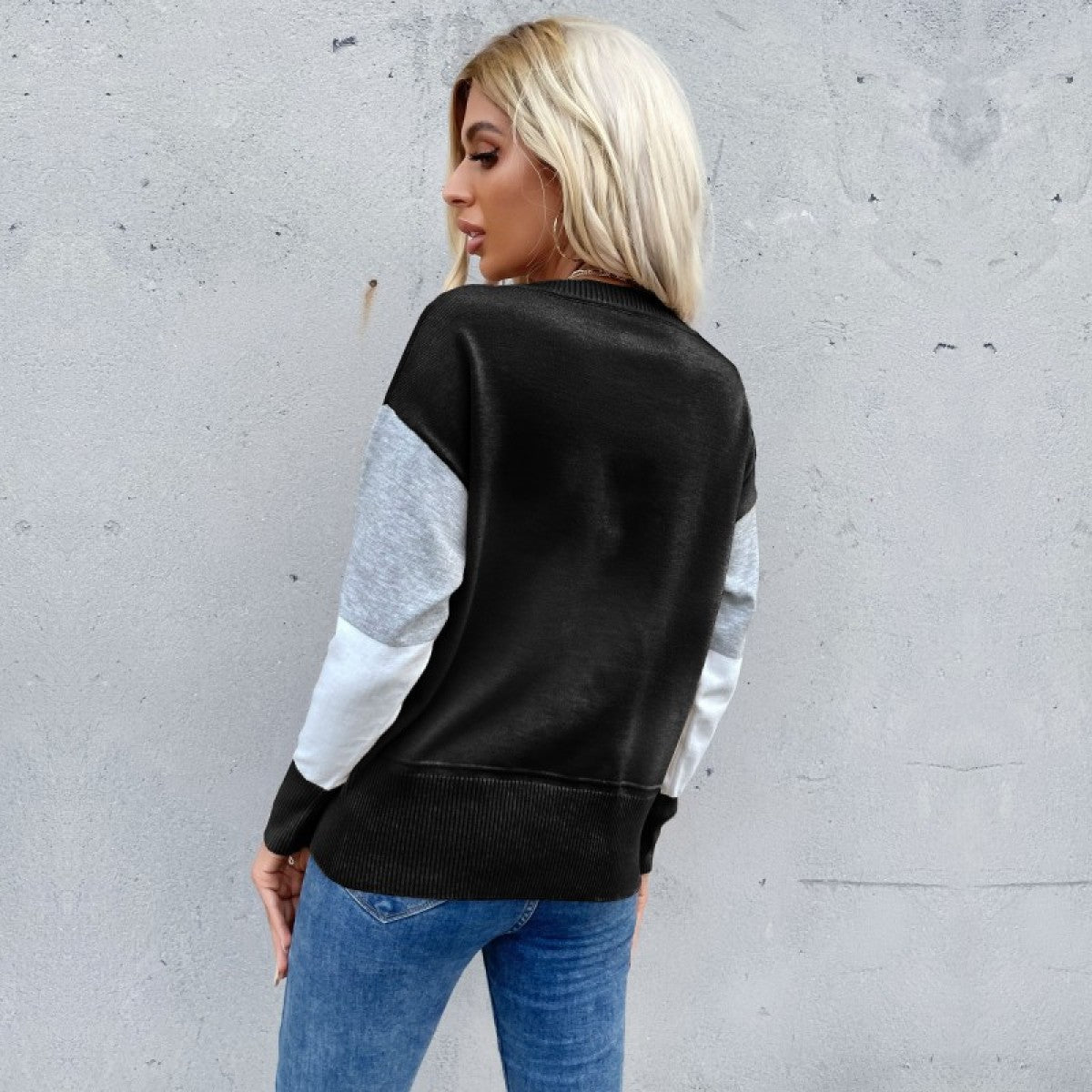 Round Neck Long Sleeve Colorblock Knit Sweater