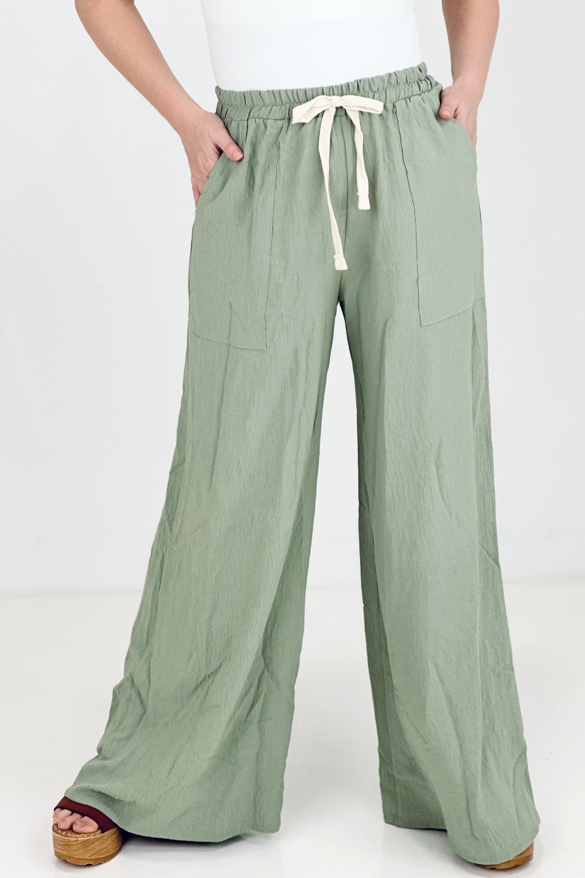 ADORA Solid Wide Leg Pants With Side Pockets