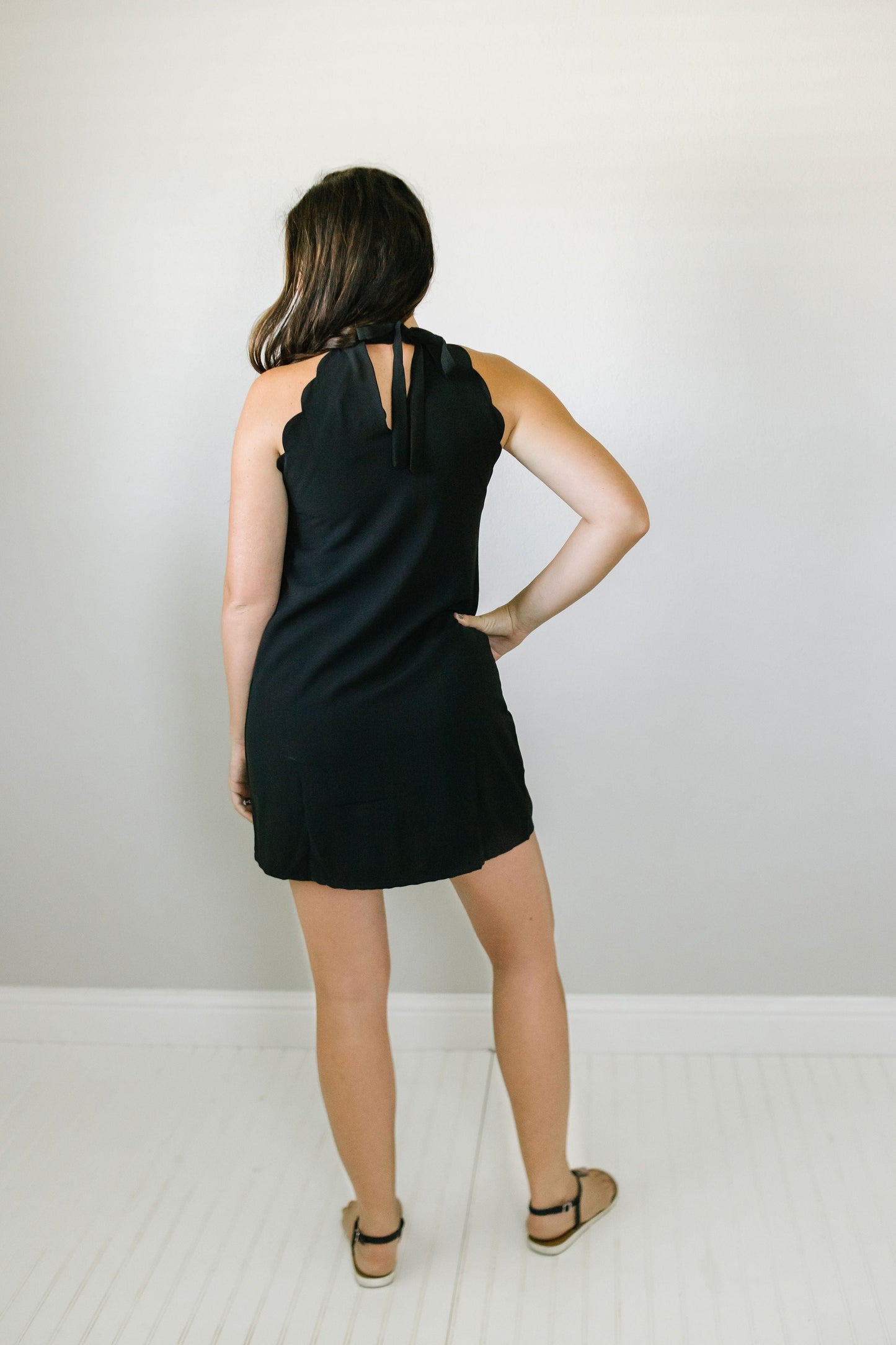 Scalloped short dress with a back ribbon tie with lining(Multiple colors)